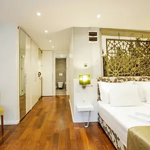 Hotel Nish & ***